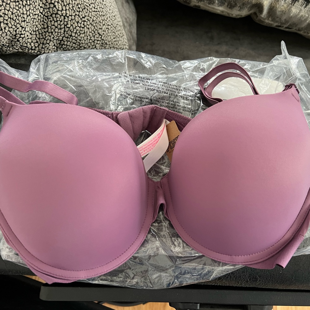 Victoria’s Secret Bra, NWT, make me an offer!